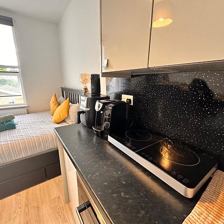 Lovely Self Contained Studio Now Available Londres Exterior foto