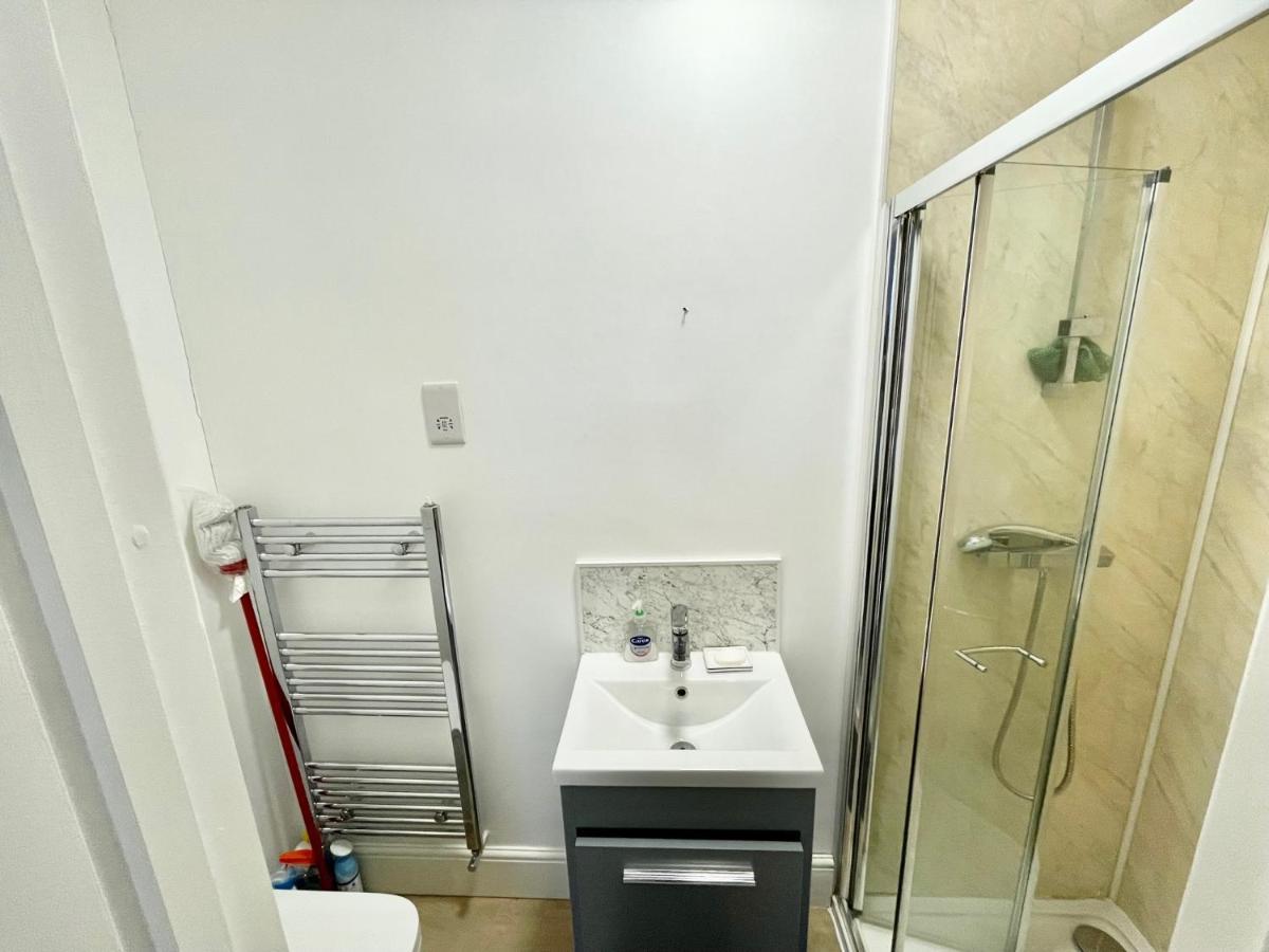 Lovely Self Contained Studio Now Available Londres Exterior foto